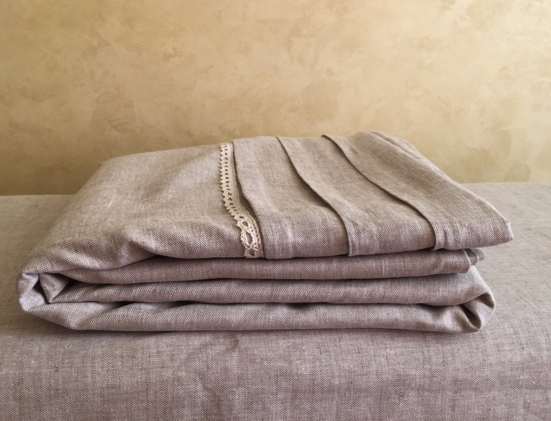 Linen Duvet Cover with Pleats and Lace