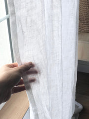 Voilages blancs en lin