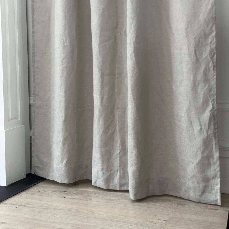 Panneau de rideau en lin gris